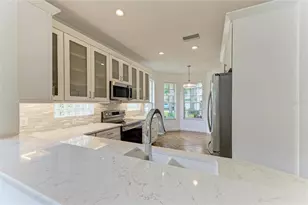 5047 Lakescene Pl, Sarasota, FL 34243 - Photo 11
