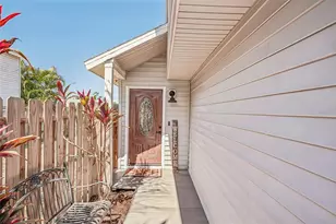 5102 Moeller Ave, Sarasota, FL 34233 - Photo 5