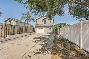 5102 Moeller Ave, Sarasota, FL 34233 - Photo 3