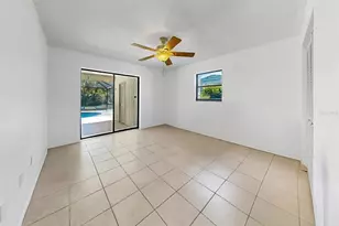 948 Winter Garden Dr, Sarasota, FL 34243 - Photo 23