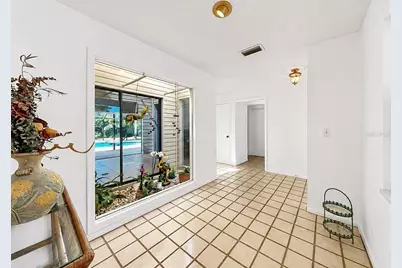 948 Winter Garden Drive, Sarasota, FL 34243 - Photo 5