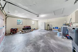 948 Winter Garden Dr, Sarasota, FL 34243 - Photo 41