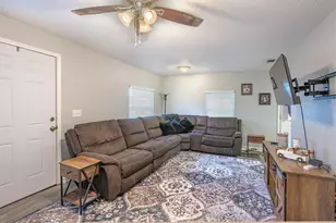 1014 27th Ave W, Palmetto, FL 34221 - Photo 5