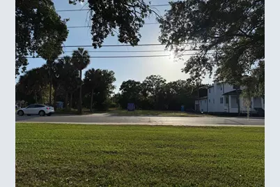 3733 6th Street S, Saint Petersburg, FL 33705 - Photo 5