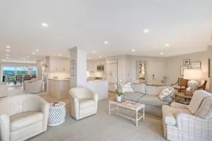 101 Benjamin Franklin Dr, Sarasota, FL 34236 - Photo 9
