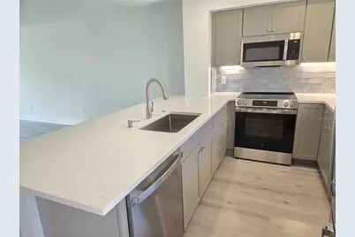 1300 N Portofino Drive #406, Sarasota, FL 34242 - Photo 3