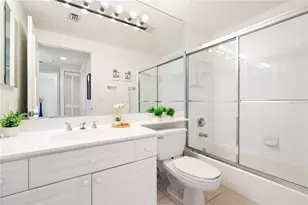 1800 Benjamin Franklin Dr, Sarasota, FL 34236 - Photo 25