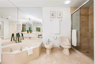 1800 Benjamin Franklin Dr, Sarasota, FL 34236 - Photo 21