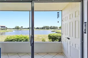 7271 W Country Club Dr N, Sarasota, FL 34243 - Photo 19