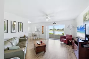 7271 W Country Club Dr N, Sarasota, FL 34243 - Photo 3