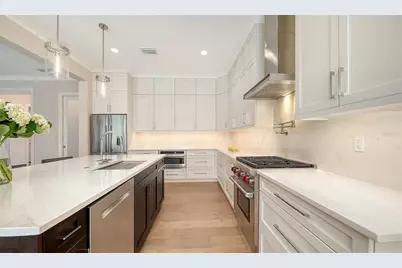 7700 Sandhill Lake Drive, Sarasota, FL 34241 - Photo 11