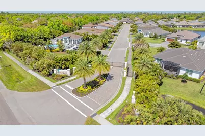 7700 Sandhill Lake Drive, Sarasota, FL 34241 - Photo 43