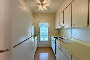 3900 Roxane Blvd, Sarasota, FL 34235 - Photo 15