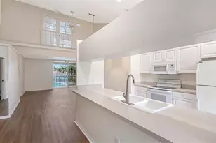 4270 Castlebridge Ln, Sarasota, FL 34238 - Photo 5