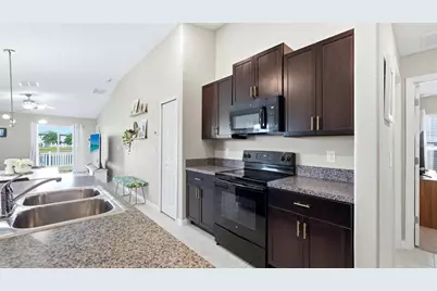 15455 Broad Brush Drive, Sun City Center, FL 33573 - Photo 13