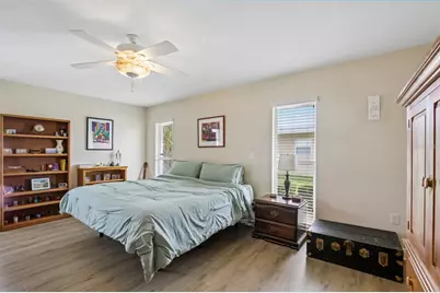 530 Magellan Drive, Sarasota, FL 34243 - Photo 11