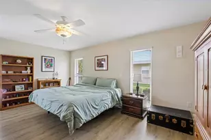 530 Magellan Dr, Sarasota, FL 34243 - Photo 11