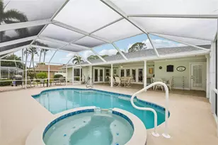 530 Magellan Dr, Sarasota, FL 34243 - Photo 23