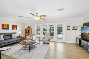 530 Magellan Dr, Sarasota, FL 34243 - Photo 5