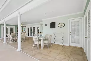 530 Magellan Dr, Sarasota, FL 34243 - Photo 21