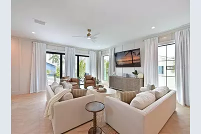 2209 Avenue B, Bradenton Beach, FL 34217 - Photo 5