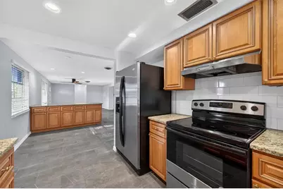 7464 Cass Circle, Sarasota, FL 34231 - Photo 11