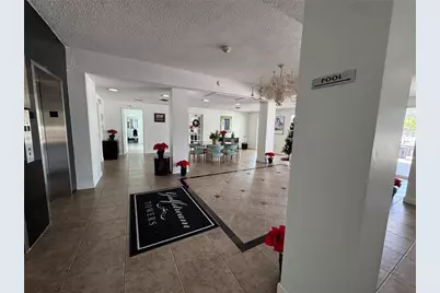 33 S Gulfstream Avenue #409, Sarasota, FL 34236 - Photo 3