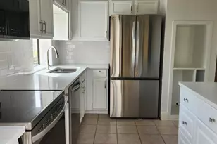 3466 Beekman Pl, Sarasota, FL 34235 - Photo 5