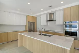301 Quay Commons, Sarasota, FL 34236 - Photo 15
