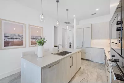 33 S Palm Avenue #704, Sarasota, FL 34236 - Photo 11