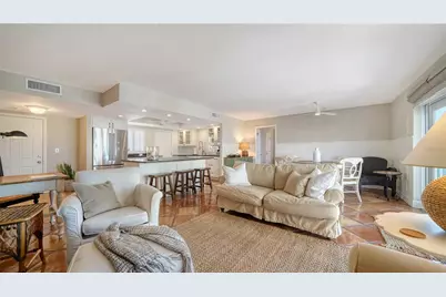 800 Benjamin Franklin Drive #406, Sarasota, FL 34236 - Photo 5