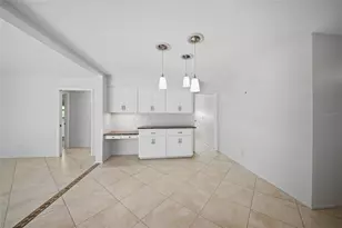 450 Rubens Dr E, Nokomis, FL 34275 - Photo 9