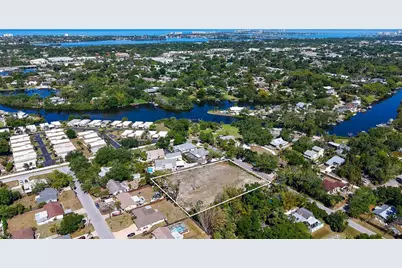 2424 Ashton Road, Sarasota, FL 34231 - Photo 5