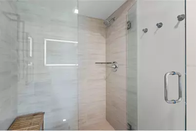 3330 Gulf Of Mexico Drive #107D, Longboat Key, FL 34228 - Photo 17