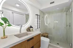 3330 Gulf of Mexico Dr, Longboat Key, FL 34228 - Photo 17