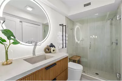 3330 Gulf Of Mexico Drive #107D, Longboat Key, FL 34228 - Photo 15