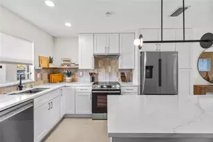 3330 Gulf of Mexico Dr, Longboat Key, FL 34228 - Photo 11