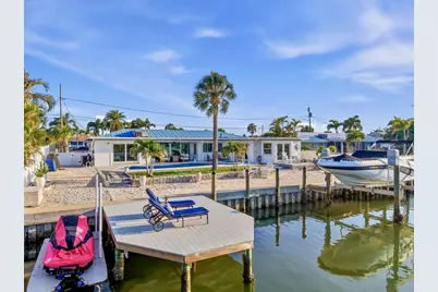 617 Dundee Lane, Holmes Beach, FL 34217 - Photo 41