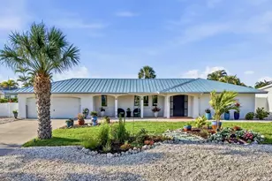 617 Dundee Ln, Holmes Beach, FL 34217 - Photo 5