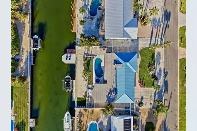 617 Dundee Lane, Holmes Beach, FL 34217 - Photo 35