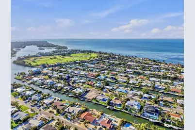 617 Dundee Lane, Holmes Beach, FL 34217 - Photo 45