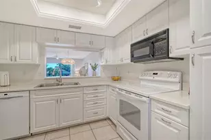 9330 Clubside Cir, Sarasota, FL 34238 - Photo 23