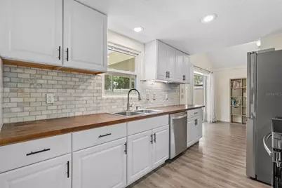 4034 S Lockwood Ridge Road, Sarasota, FL 34231 - Photo 13