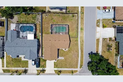 4226 Luzon Way, Sarasota, FL 34241 - Photo 7