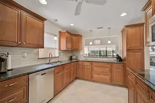 6660 Schooner Bay Cir, Sarasota, FL 34231 - Photo 3