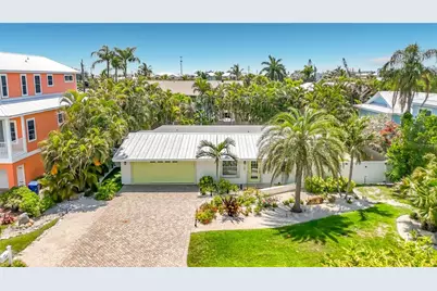 307 68th, Holmes Beach, FL 34217 - Photo 3