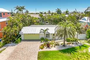 307 68th, Holmes Beach, FL 34217 - Photo 3