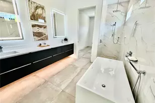 2532 Fruit Tree Dr, Sarasota, FL 34239 - Photo 23