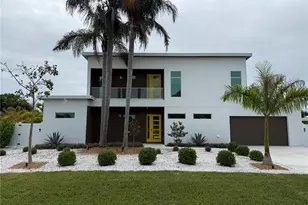 2532 Fruit Tree Dr, Sarasota, FL 34239 - Photo 1
