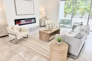 2532 Fruit Tree Dr, Sarasota, FL 34239 - Photo 11